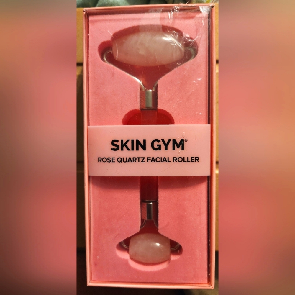 NWOT Skin Gym Rose Quartz Facial Roller
